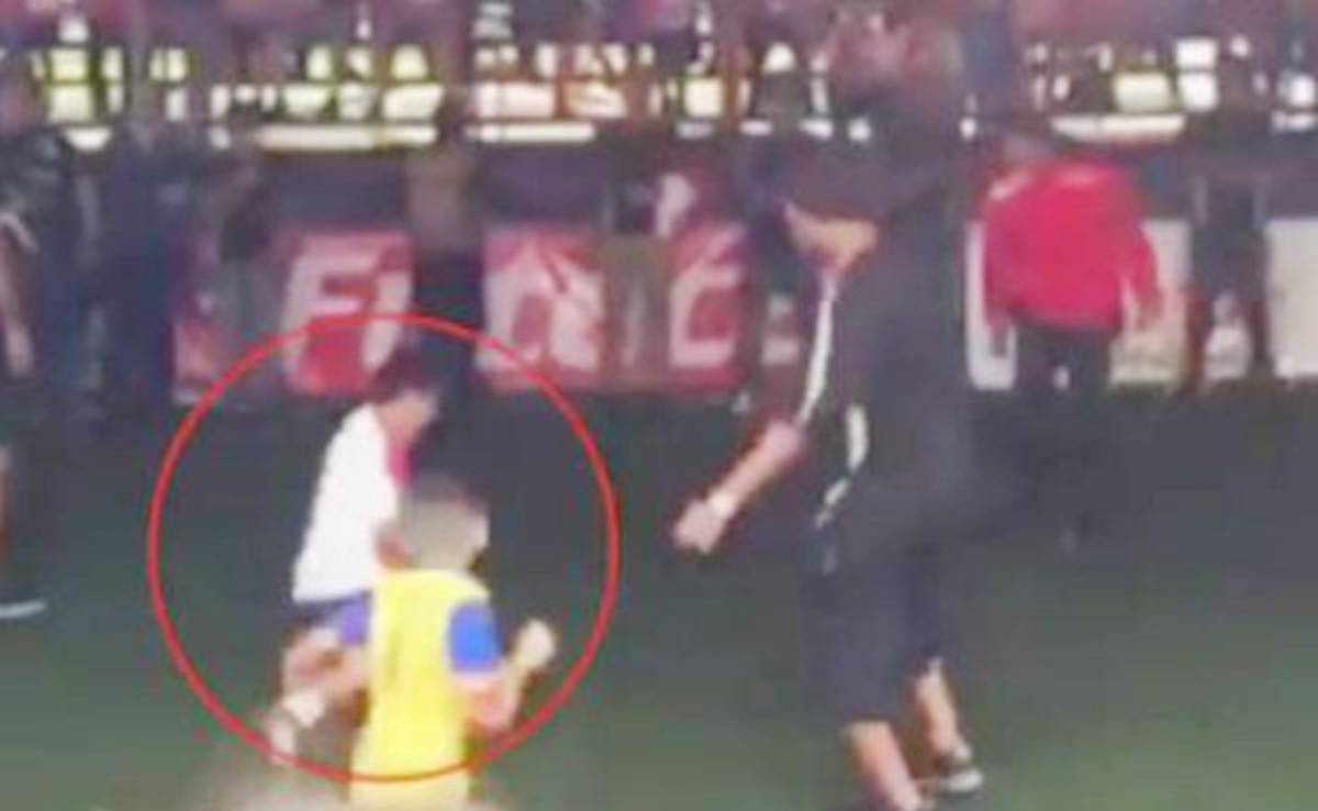 VIDEO: Niño guatemalteco anota golazo y no lo celebró con Ronaldinho