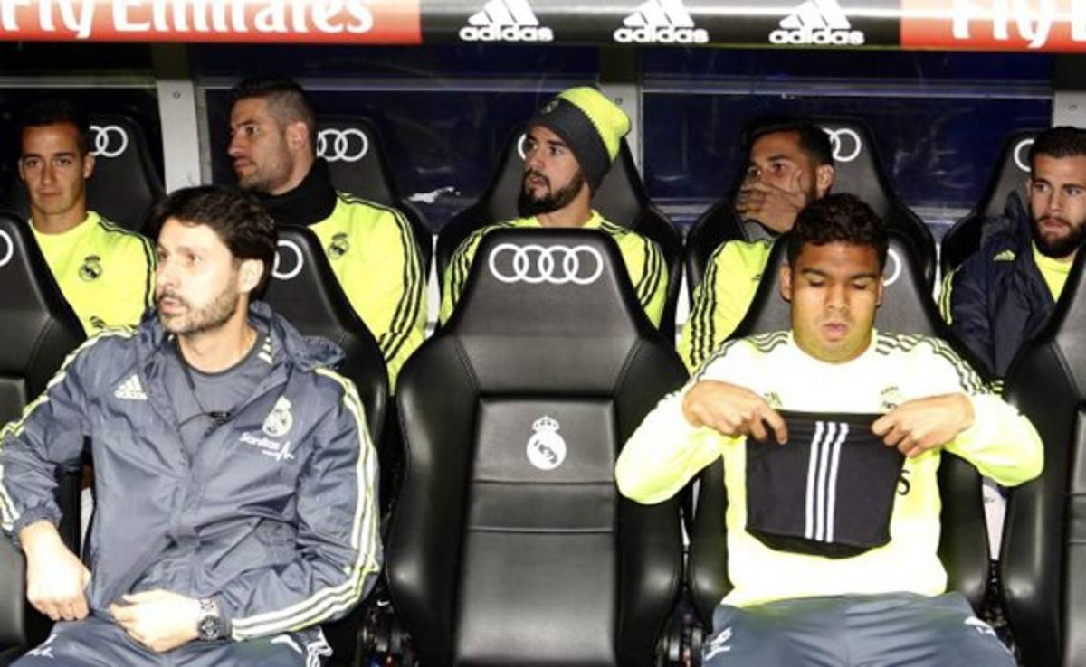 Rafa Benítez 'castiga' a Isco por sus gestos en el banquillo del Real Madrid