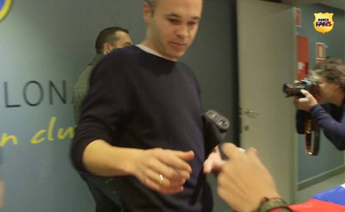 VIDEO: Así vive Andrés Iniesta un día de partido con el Barcelona