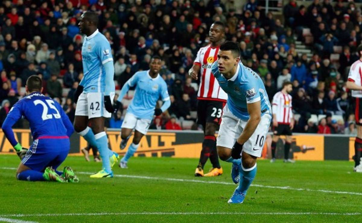 El Kun Agüero hunde al Sunderland y mantiene al City en la lucha por la liga