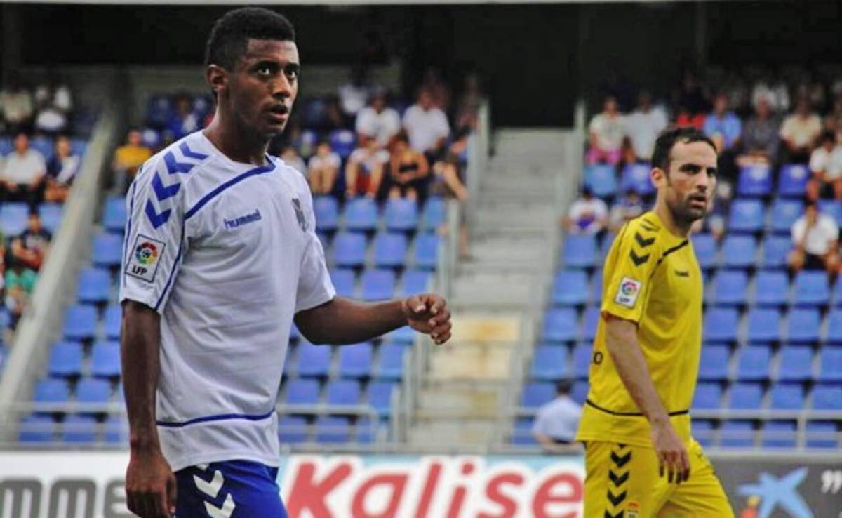 VIDEO: La increíble jugada de gol que falló Lozano ante Real Oviedo