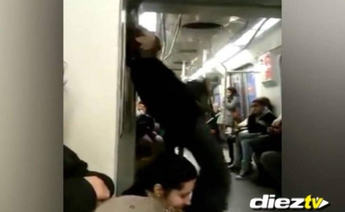 VIDEO: Aficionado chileno enloquece en transporte público después del 7-0 a México