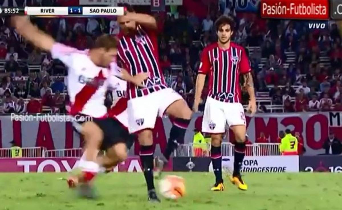 VIDEO: Ganso saca a bailar a los jugadores de River Plate y los humilla