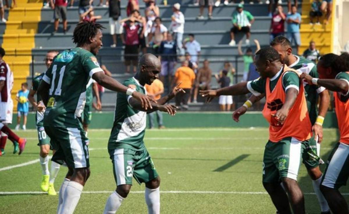 Dos clubes de bajos recursos luchan por ser campeones en Costa Rica