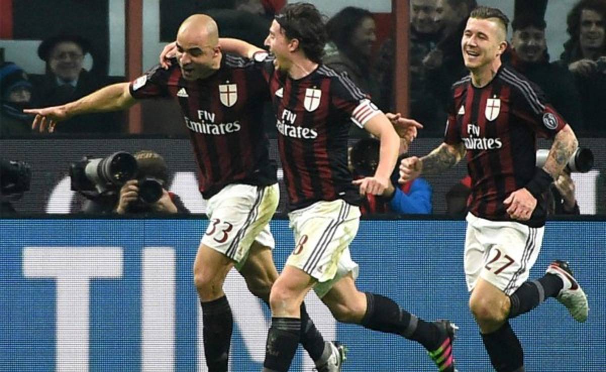 El Milan castiga los errores del Inter y se lleva el derbi milanés