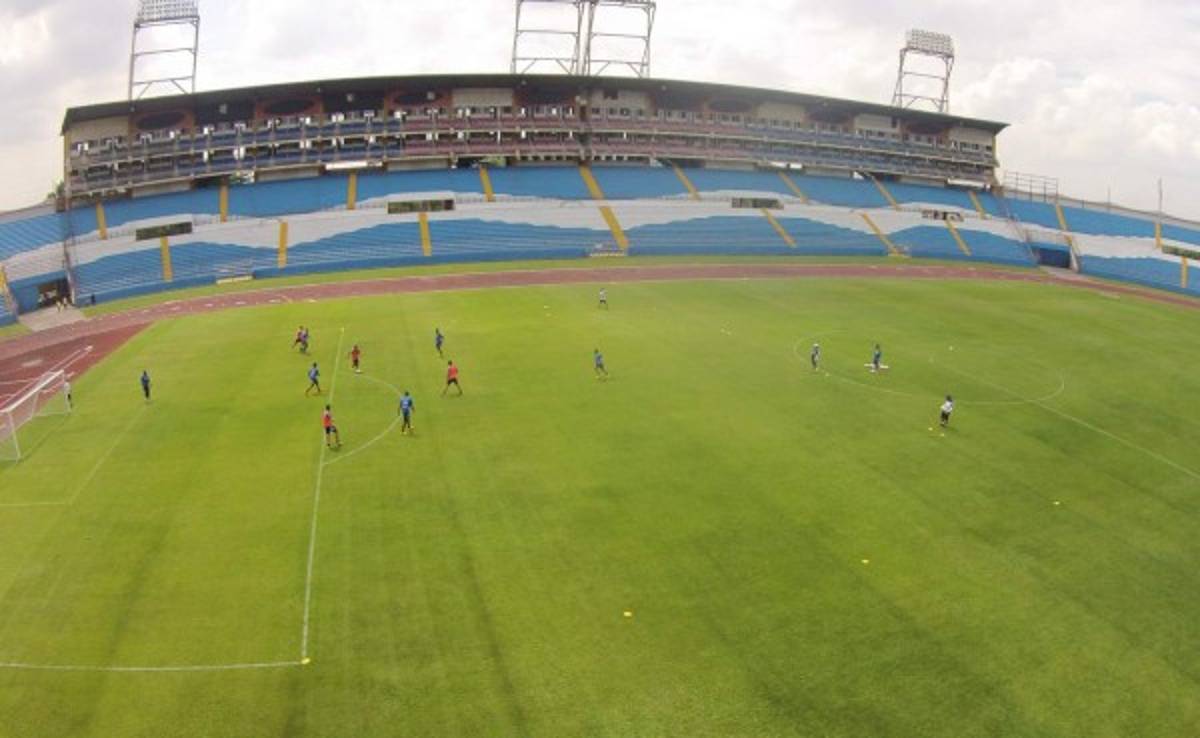 Pinto no pierde tiempo e inició a trabajar en pura definición con Honduras