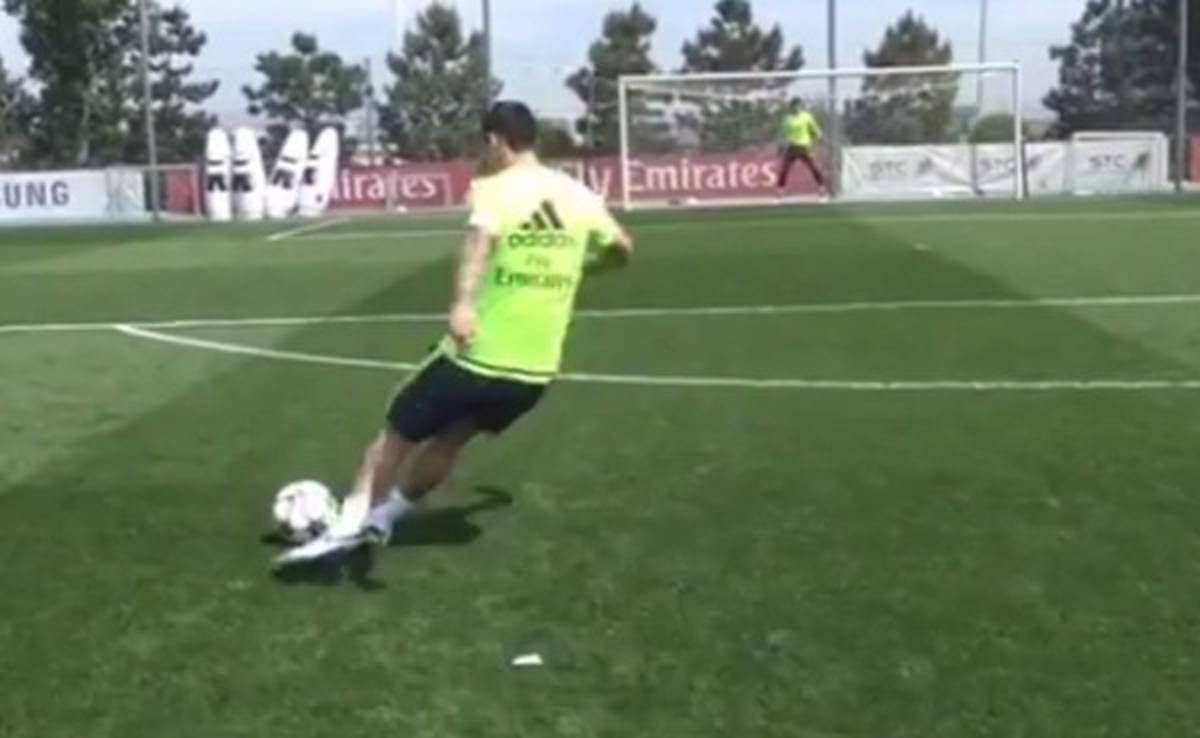 VIDEO: Otro golazo de James en entrenamiento del Real Madrid