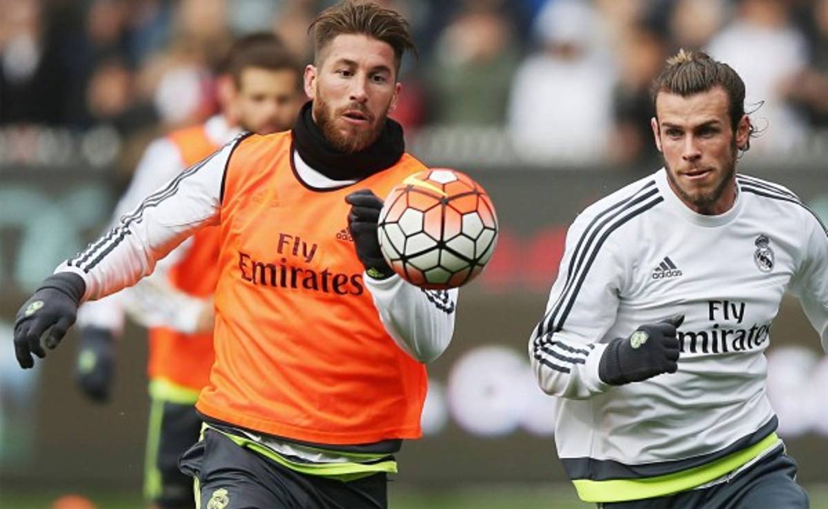 Rafa Benítez celebra la renovación de Sergio Ramos