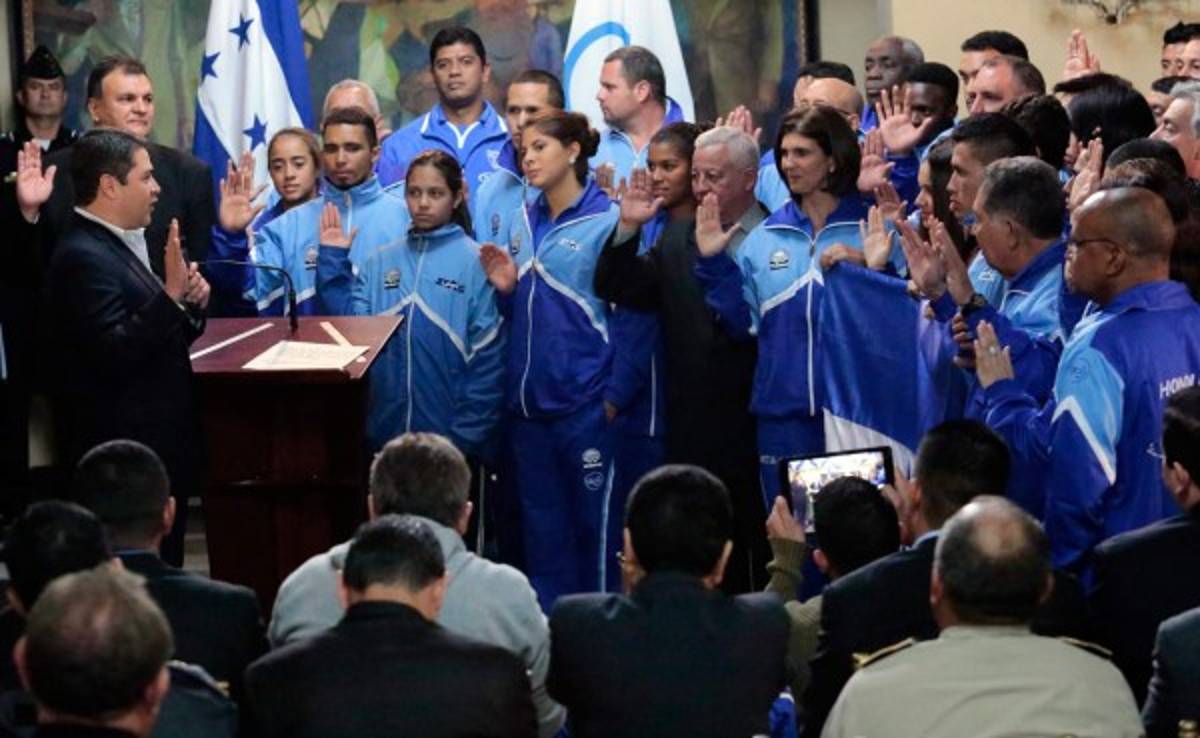 Atletas hondureños que participarán Veracruz son juramentados