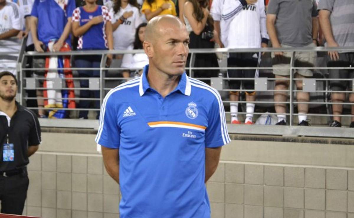 Zidane, inhabilitado tres meses como técnico en España