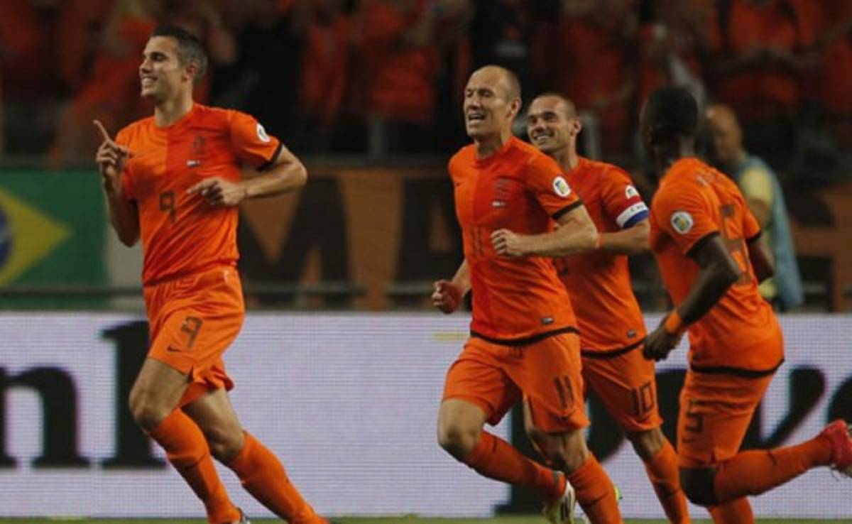 Van Gaal da a conocer los convocados de Holanda