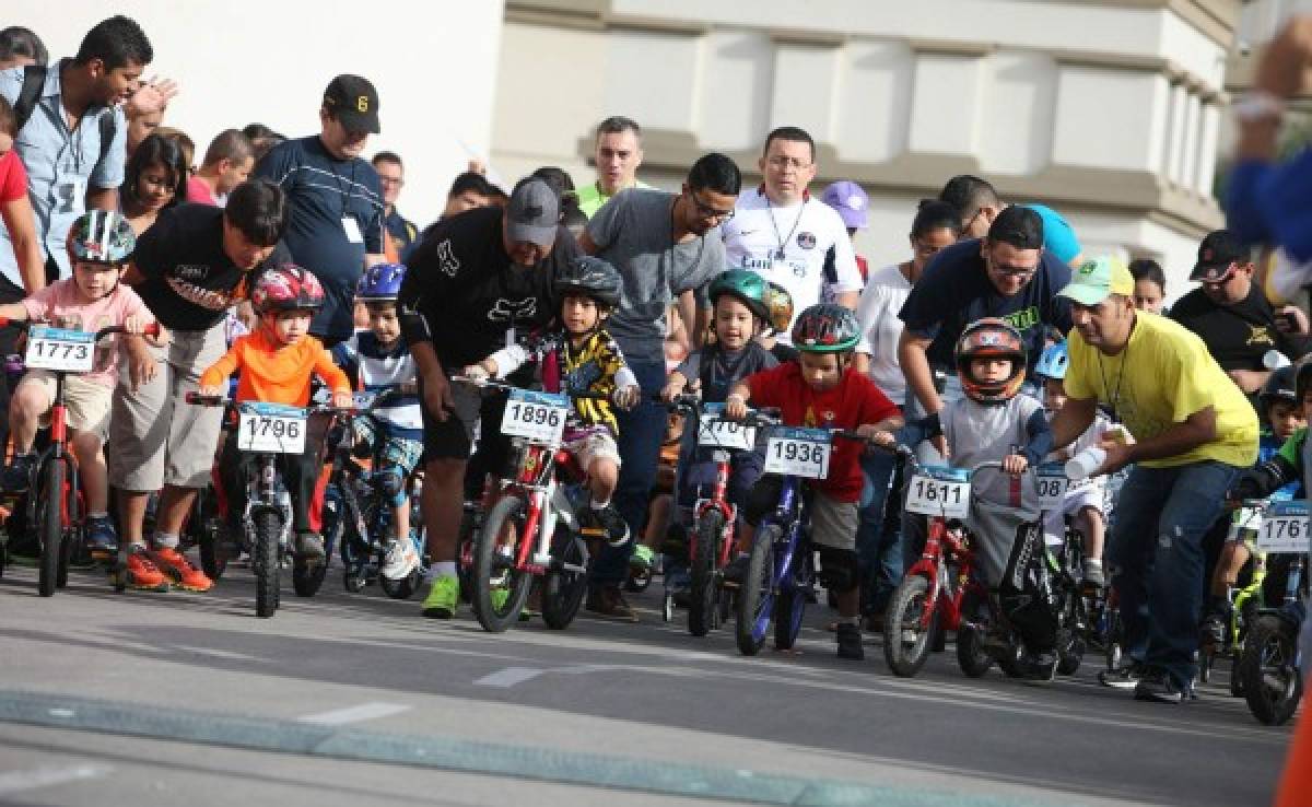 Emocionante Tercera Vuelta Ciclística Infantil de El Heraldo