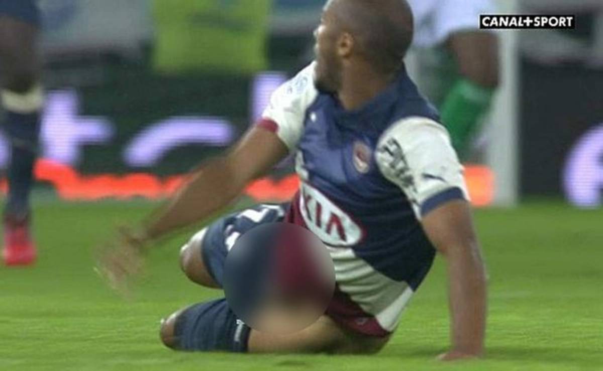 VIDEO: Futbolista Thomas Touré pierde la calzoneta en pleno partido