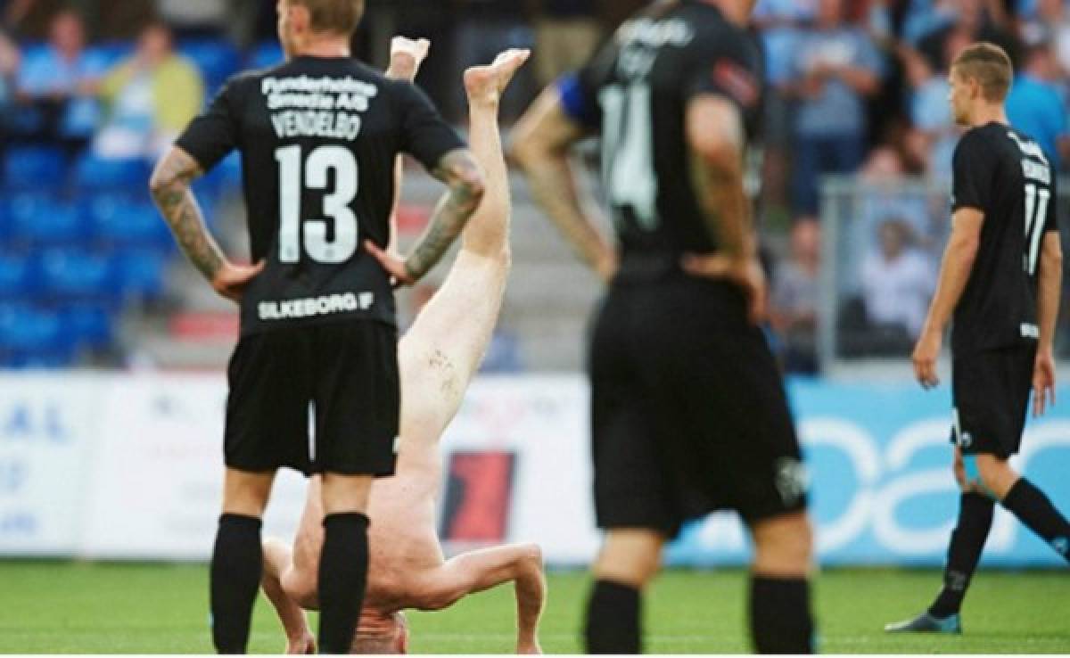 Un campeón de Europa interrumpe desnudo un partido en Dinamarca