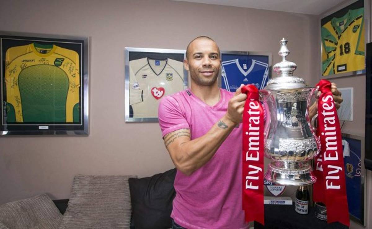 Deon Burton, el último mundialista jamaiquino en retirarse del fútbol