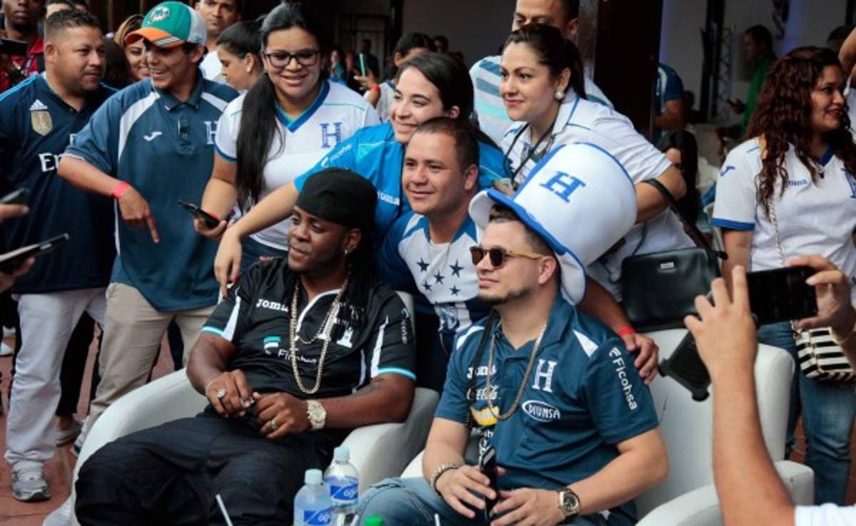 VIDEO: Jowell animó el Estadio Virtual de Diez en Tegucigalpa