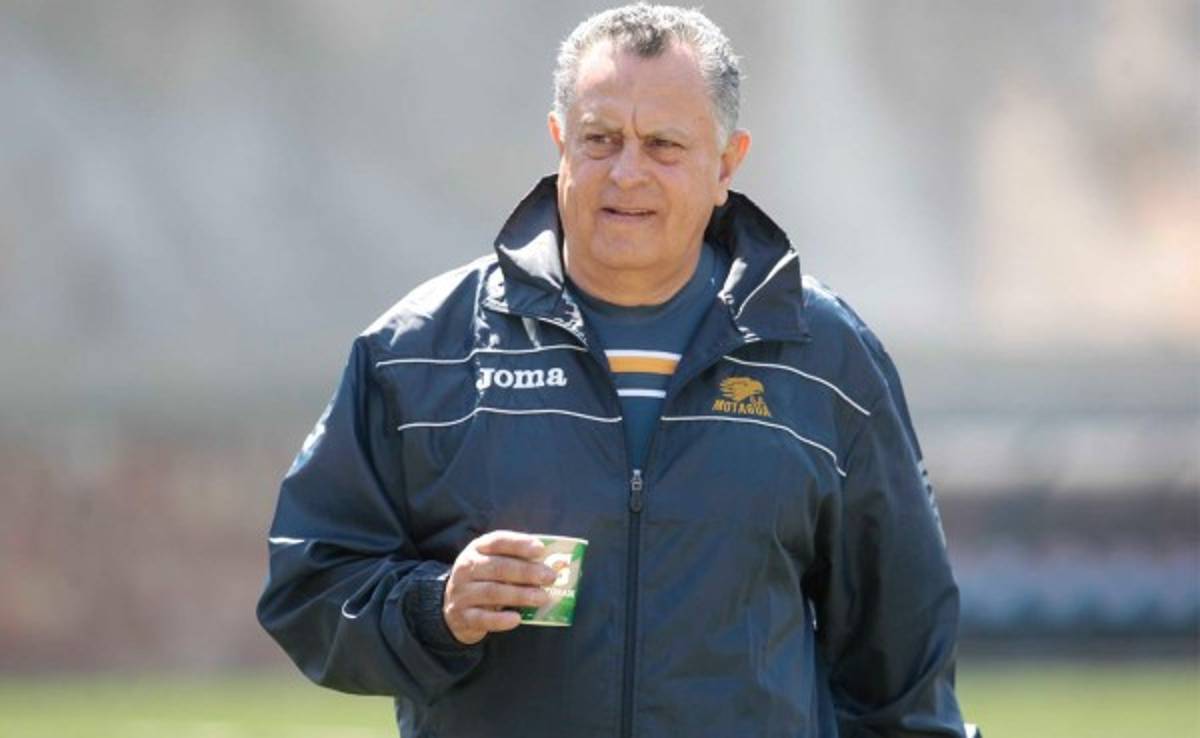 Afición envía mensajes de apoyo al 'Cuate' Castillo