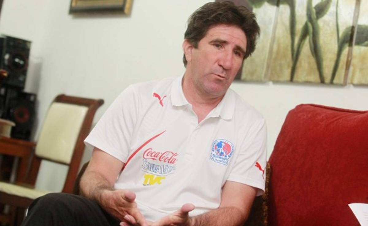 La fobia del entrenador Héctor Vargas quedó al descubierto