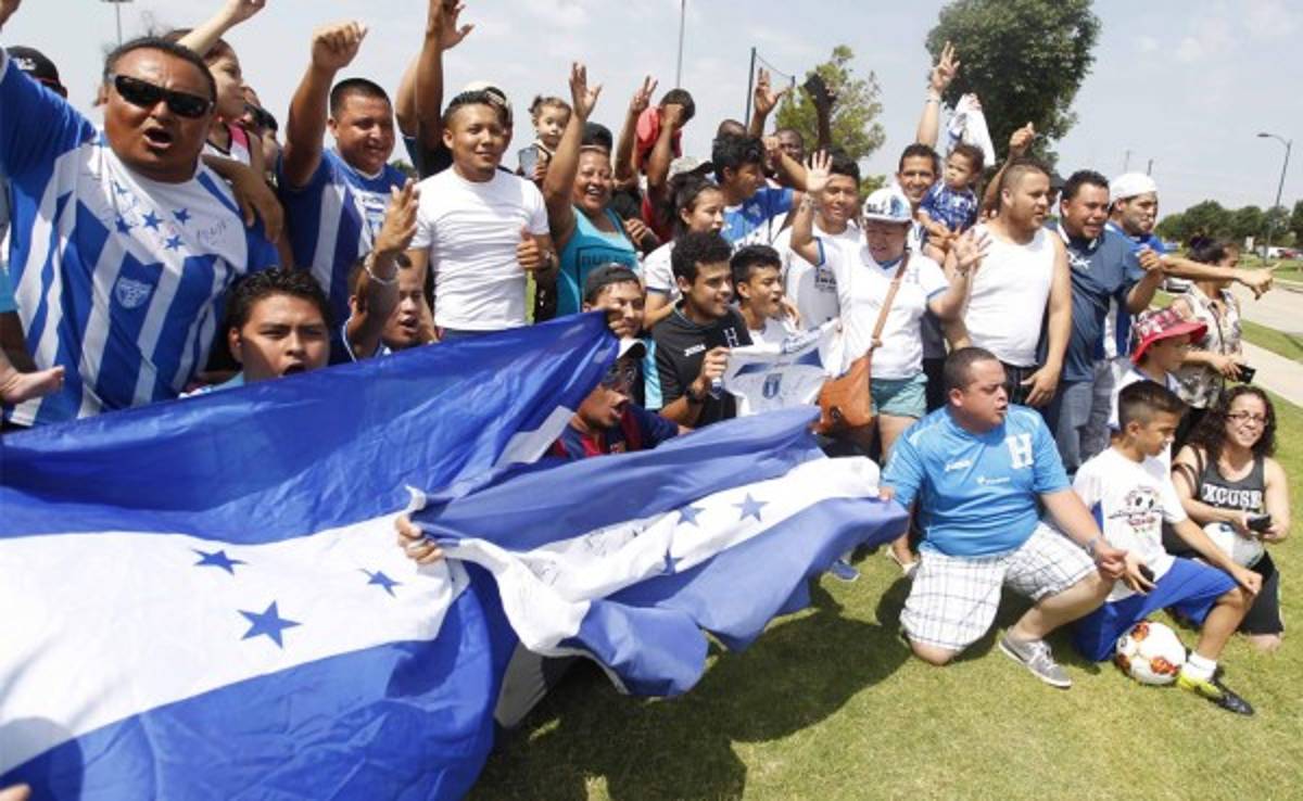 ¡Positivismo catracho en Dallas previo al debut de Honduras!