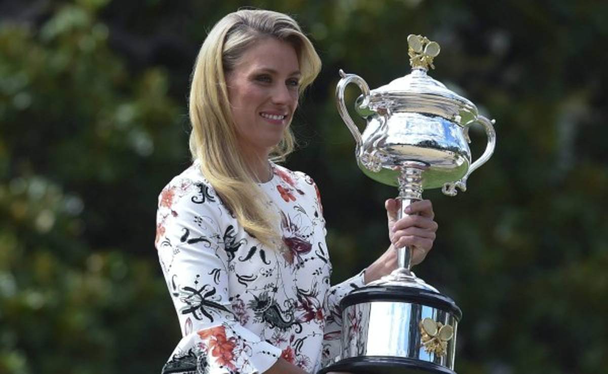 Angelique Kerber ya es la número dos del mundo y Sharapova salió del Top 5