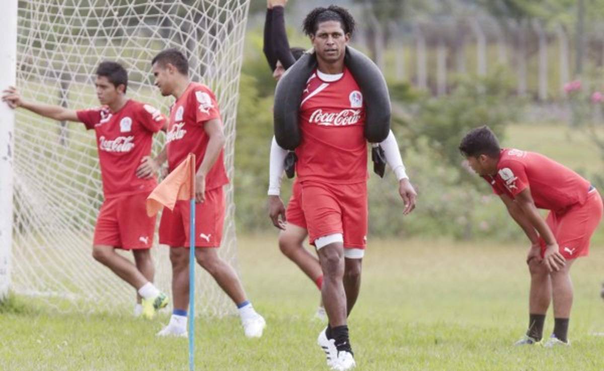 Carlo Costly entrena a todo vapor pensando en su debut contra Motagua