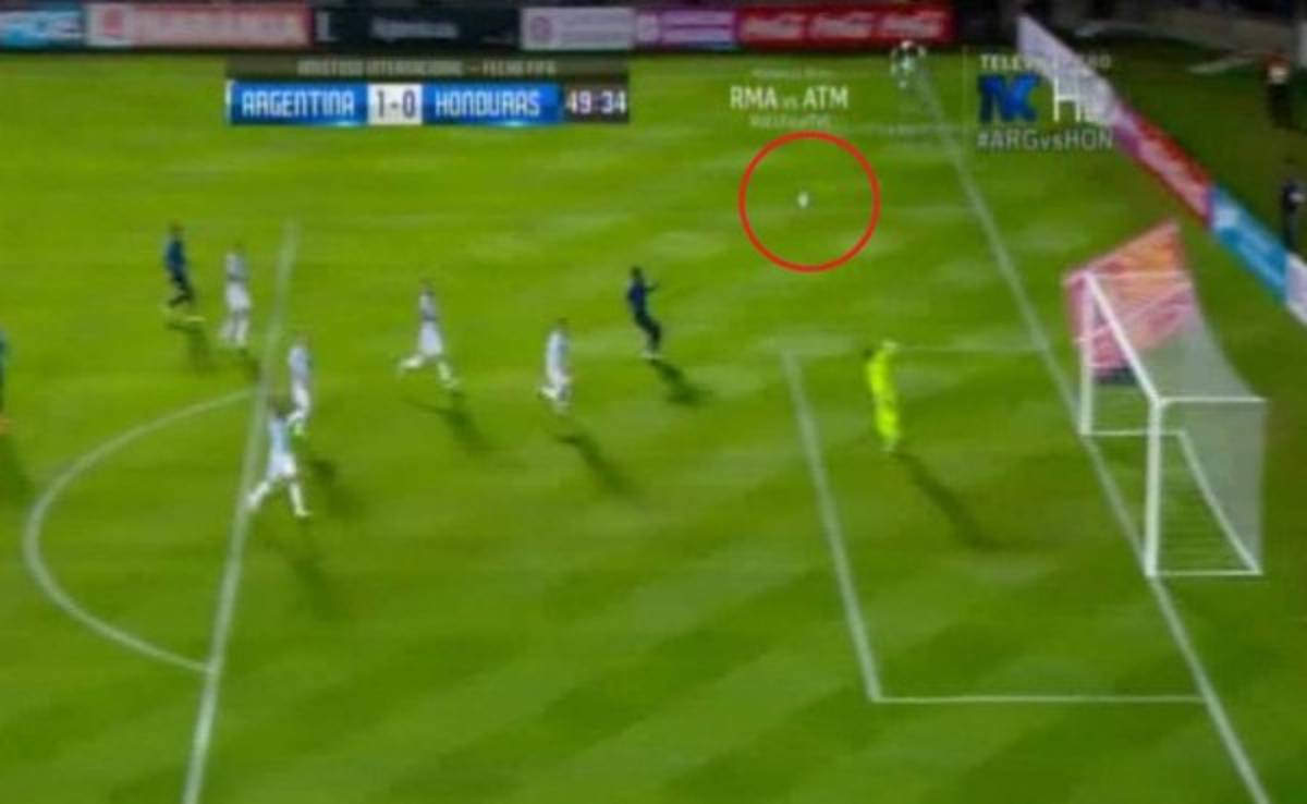 El terrible fallo de Alberth Elis en el amistoso ante Argentina
