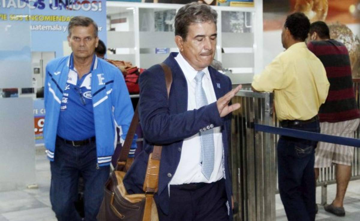 ¿Debe seguir o no Jorge Luis Pinto al frente de la Selección de Honduras?