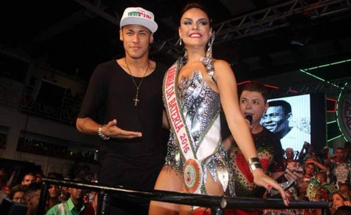 Neymar baila en escuela de samba que dedicará desfile de carnaval al Santos
