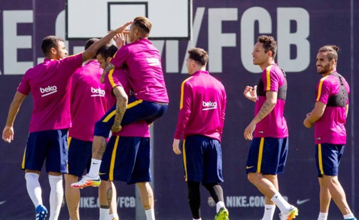 Arda Turan entra en la lista y Piqué, sancionado, es baja en Barcelona