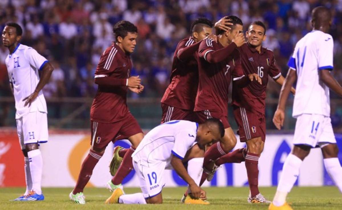 Jorge Luis Pinto debuta con amarga derrota ante Venezuela