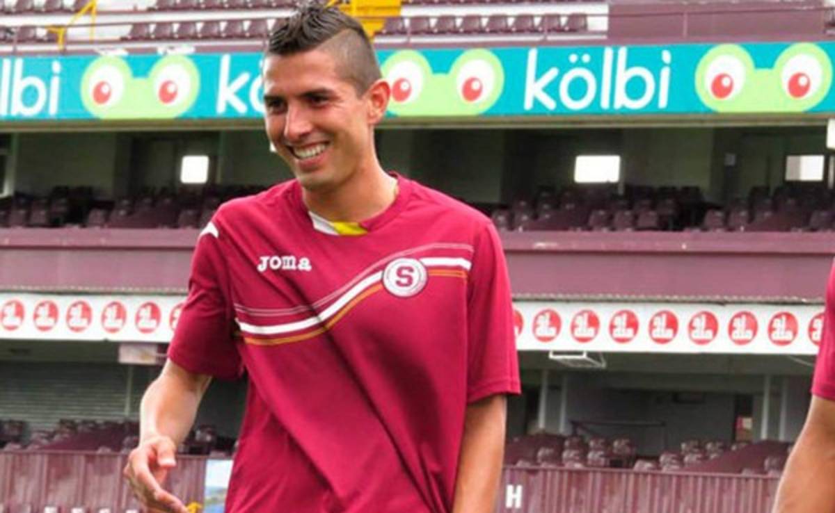 El golazo de Marvin Angulo con el Saprissa en Costa Rica