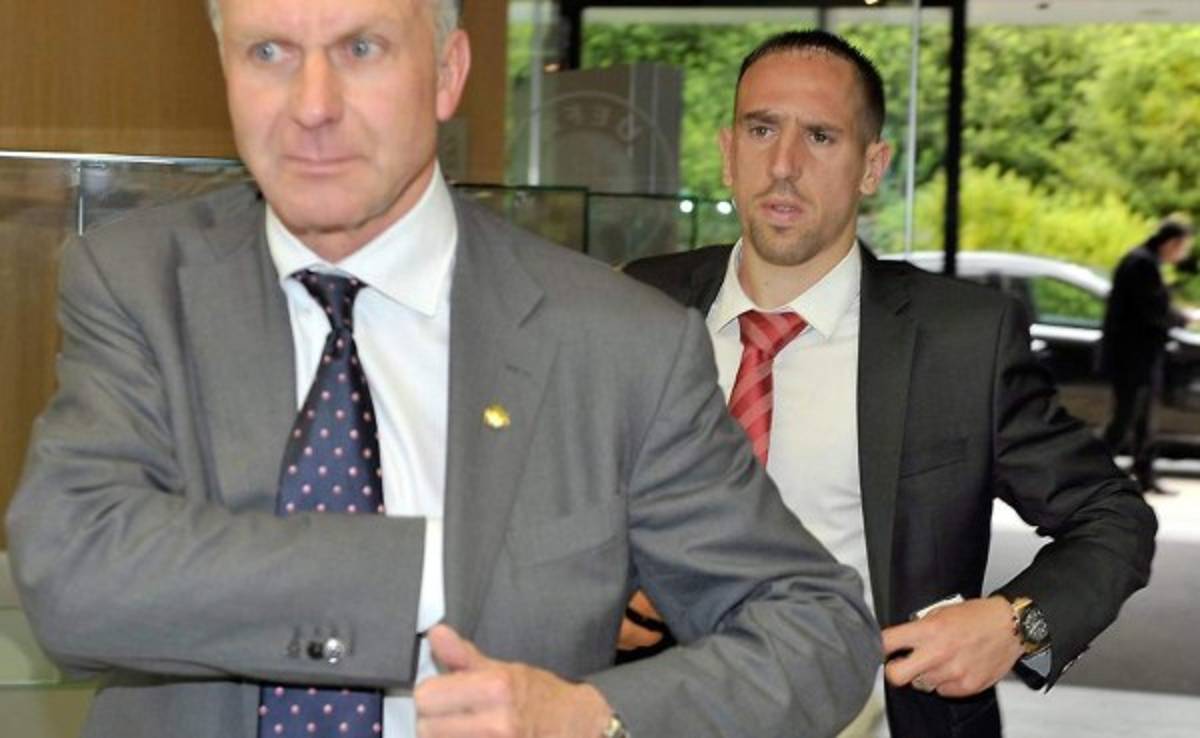 Rummenigge defiende a Ribéry de amenaza de Platini