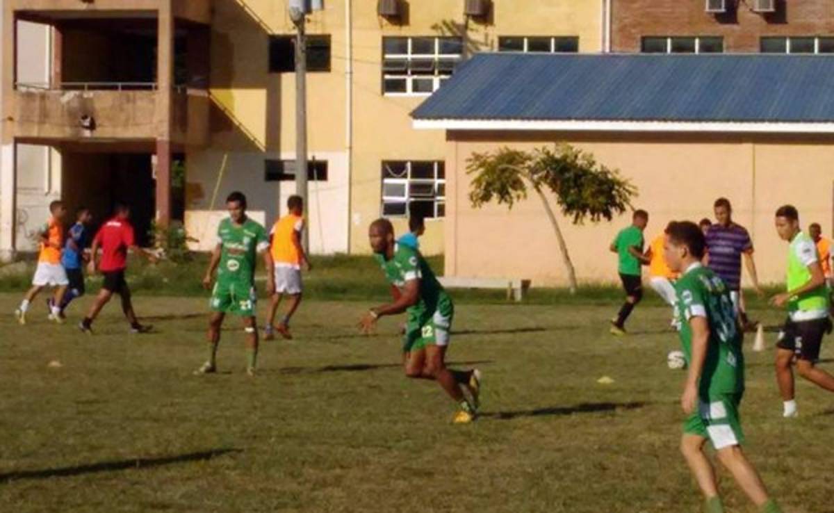 Allan Lalín se incorpora a los entrenamientos del Platense