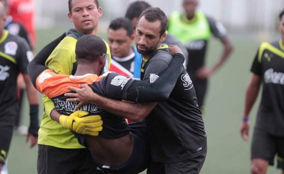 Oficial: Johnny Palacios se pierde todo el torneo Apertura