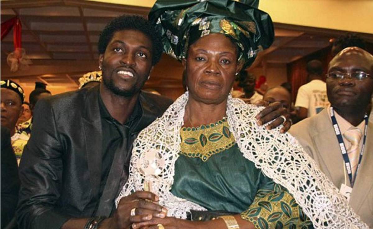 Adebayor viajó a su país para acabar con un embrujo, según prensa inglesa