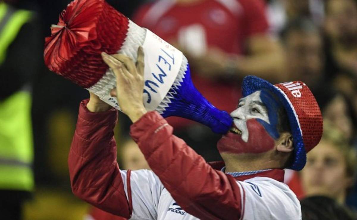 Bolivia pide a FIFA y Conmebol actuar por cantos racistas de chilenos