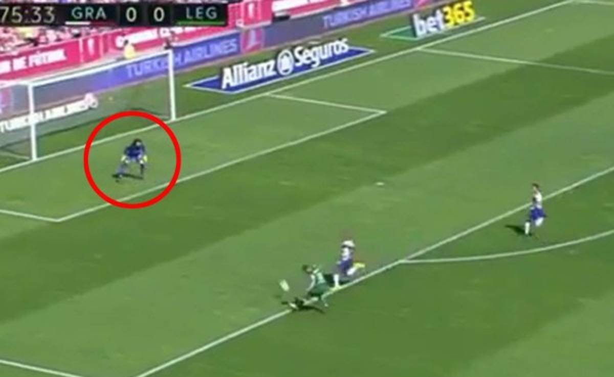 A Guillermo Ochoa le llaman 'mano de mantequilla' en España