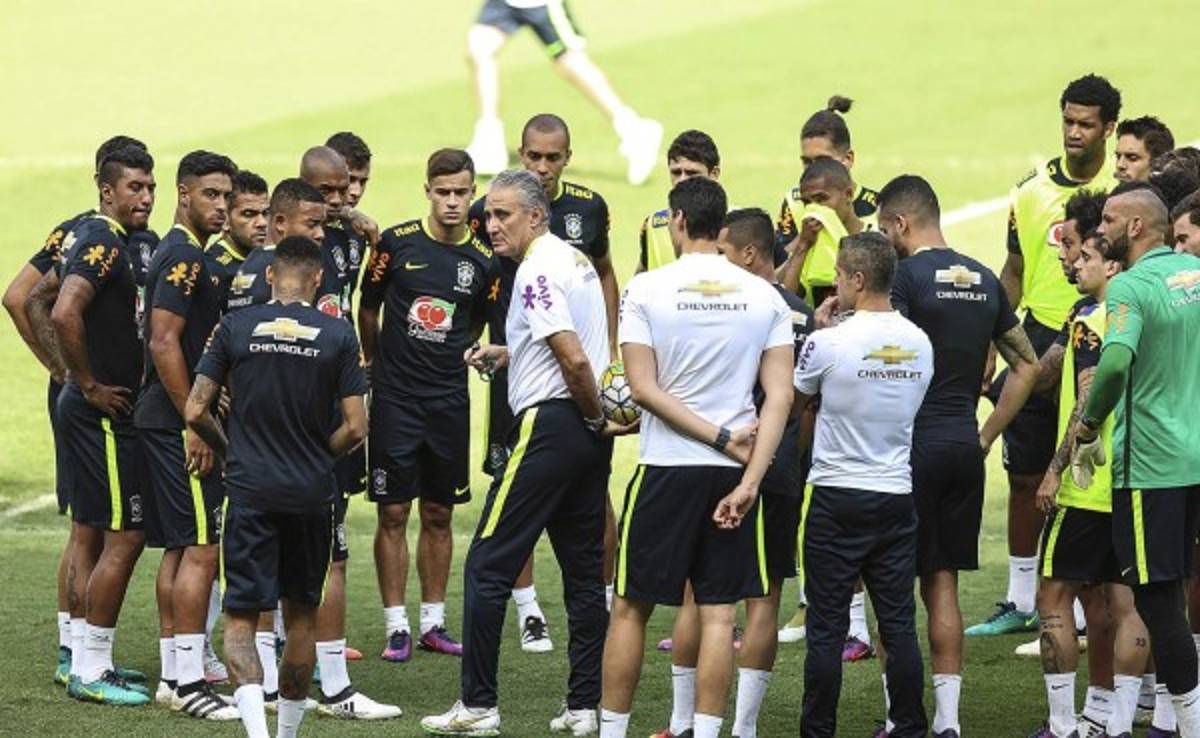 Tite: 'No se puede parar a Messi, tampoco a Neymar'