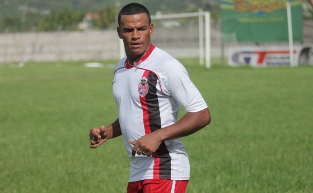 El delantero Rony Martínez regresaría ante Olimpia