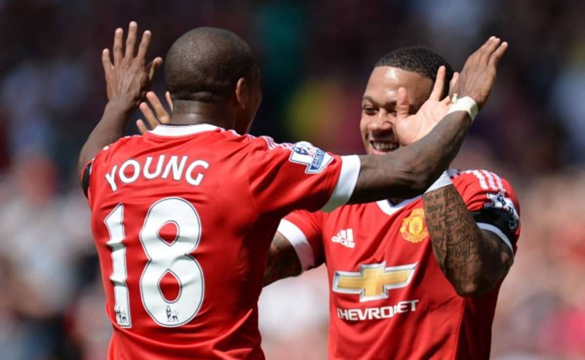 Manchester United venció al Tottenham gracias a un error de Walker