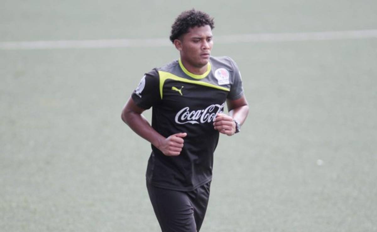 Ever Alvarado: 'Después de los entrenos me quedo entrenando penales'