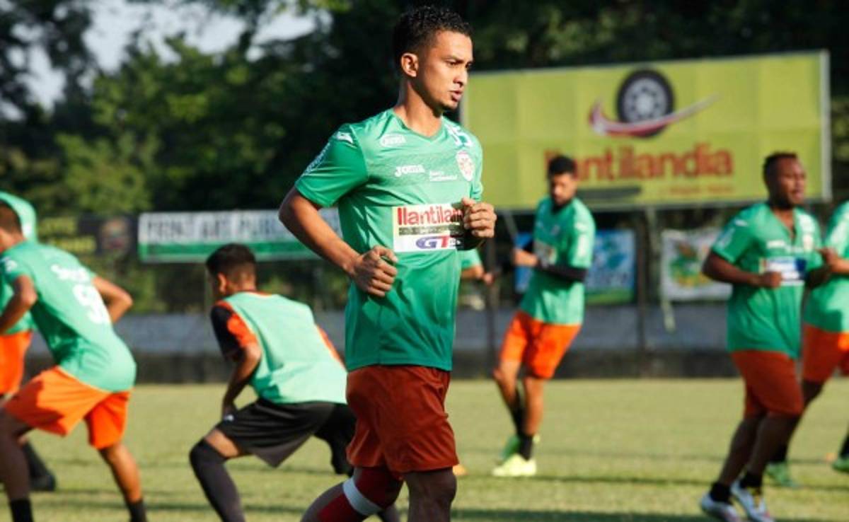 Mario Berríos sigue noqueado por la lesión de rodilla