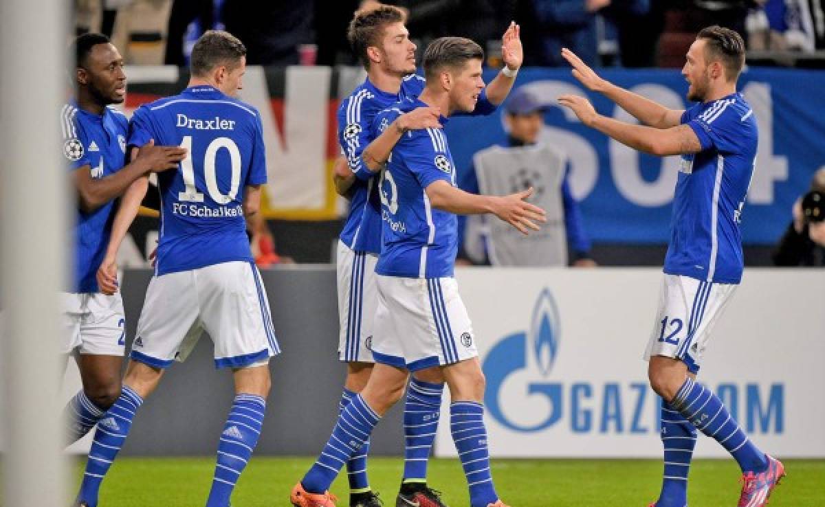 El Schalke se impone al Sporting de forma agónica en un partido loco