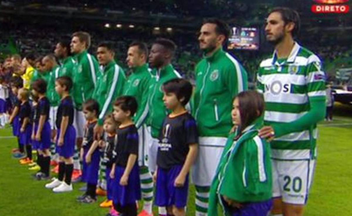 Hermoso gesto de Bryan Ruiz desata aplausos en Portugal