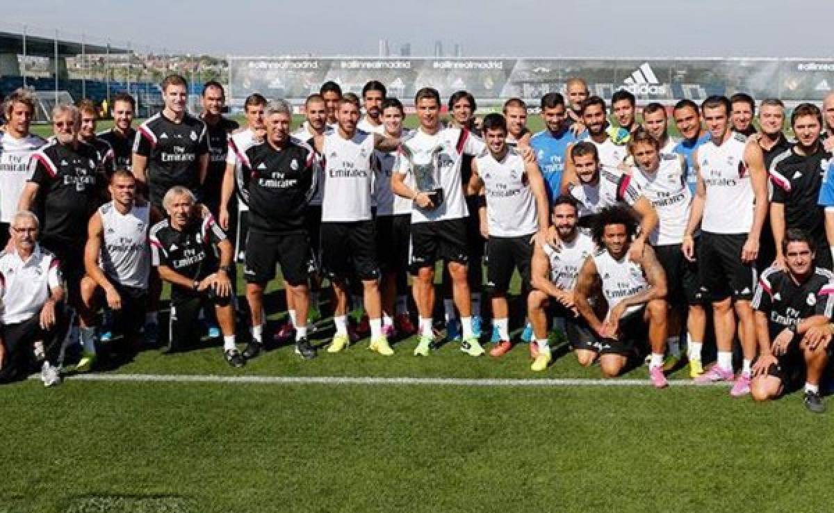 Cristiano compartió premio de la UEFA con sus compañeros