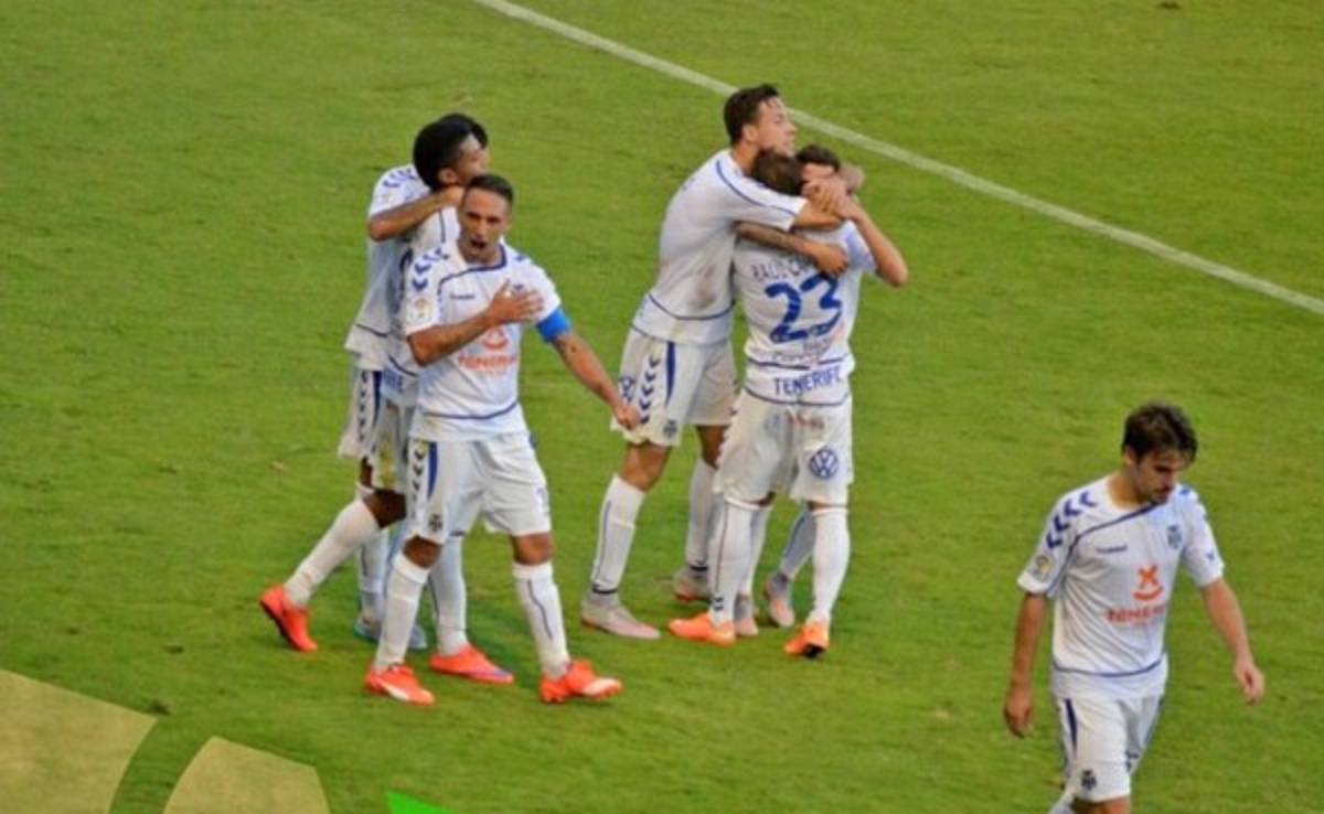 Tenerife de 'Choco' Lozano logra su primera victoria en España