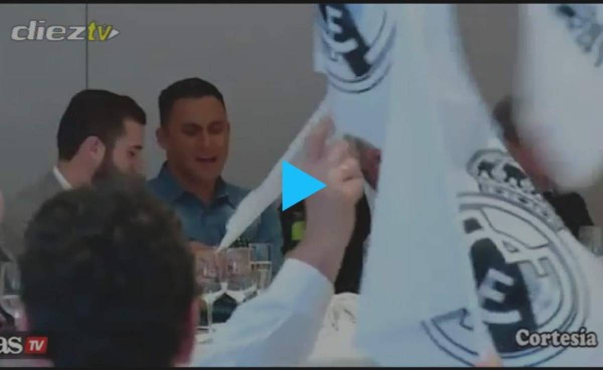 Un Keylor Navas muy apasionado canta el himno de la Décima