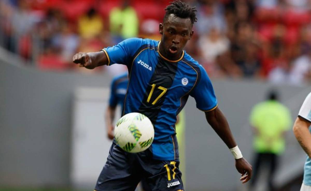 El delantero hondureño Alberth Elis enamoró a los brasileños