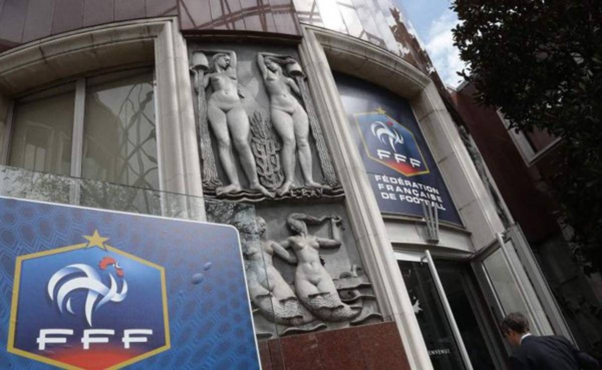 Oficinas Federación Francesa de Fútbol fueron allanadas, dice Fiscalía suiza