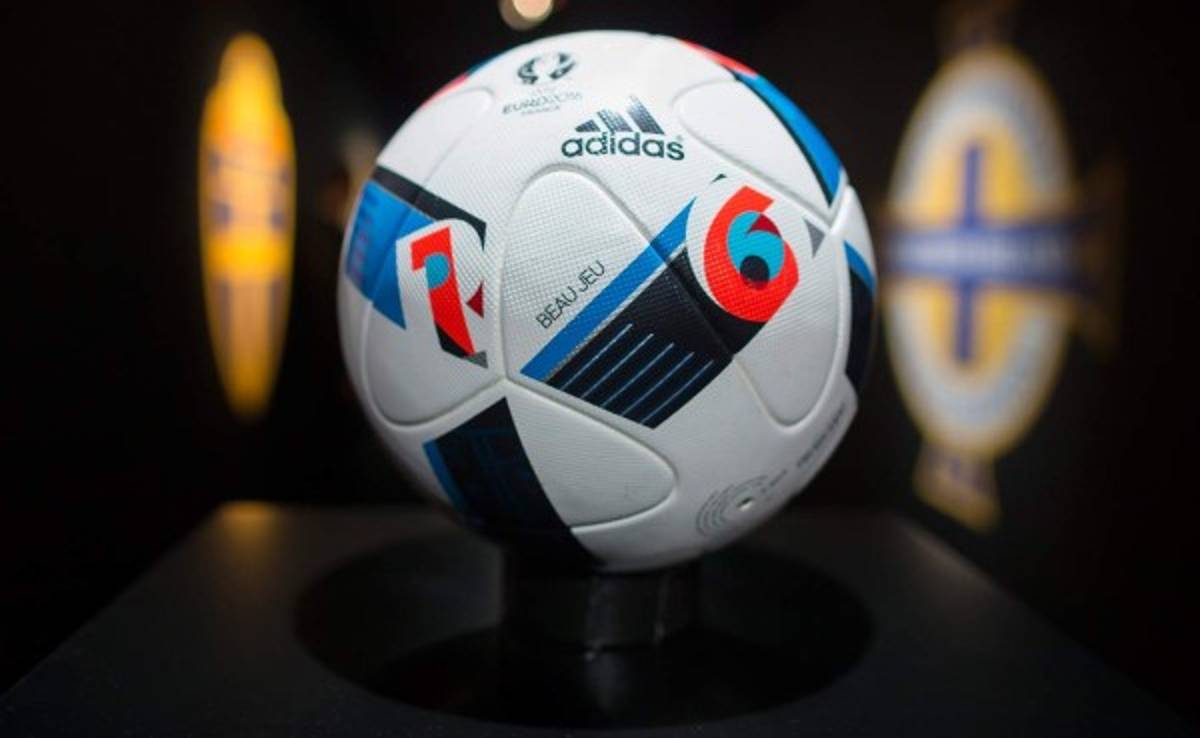 Zidane desvela cómo será el balón de la Eurocopa 2016